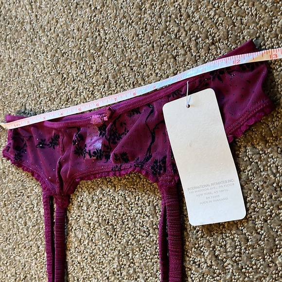 Burgundy Garter Belt - Picture 4 of 7